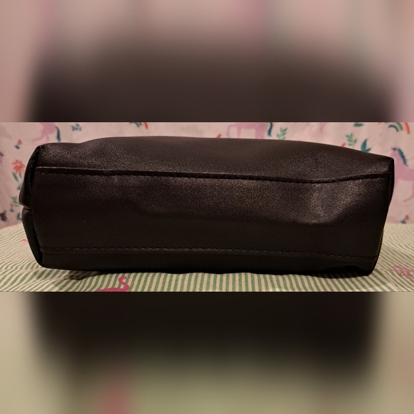 Vintage Y2K Bebe Black Vegan Leather Clutch Travel Makeup Beauty Cosmetic Bag - Picture 4 of 9